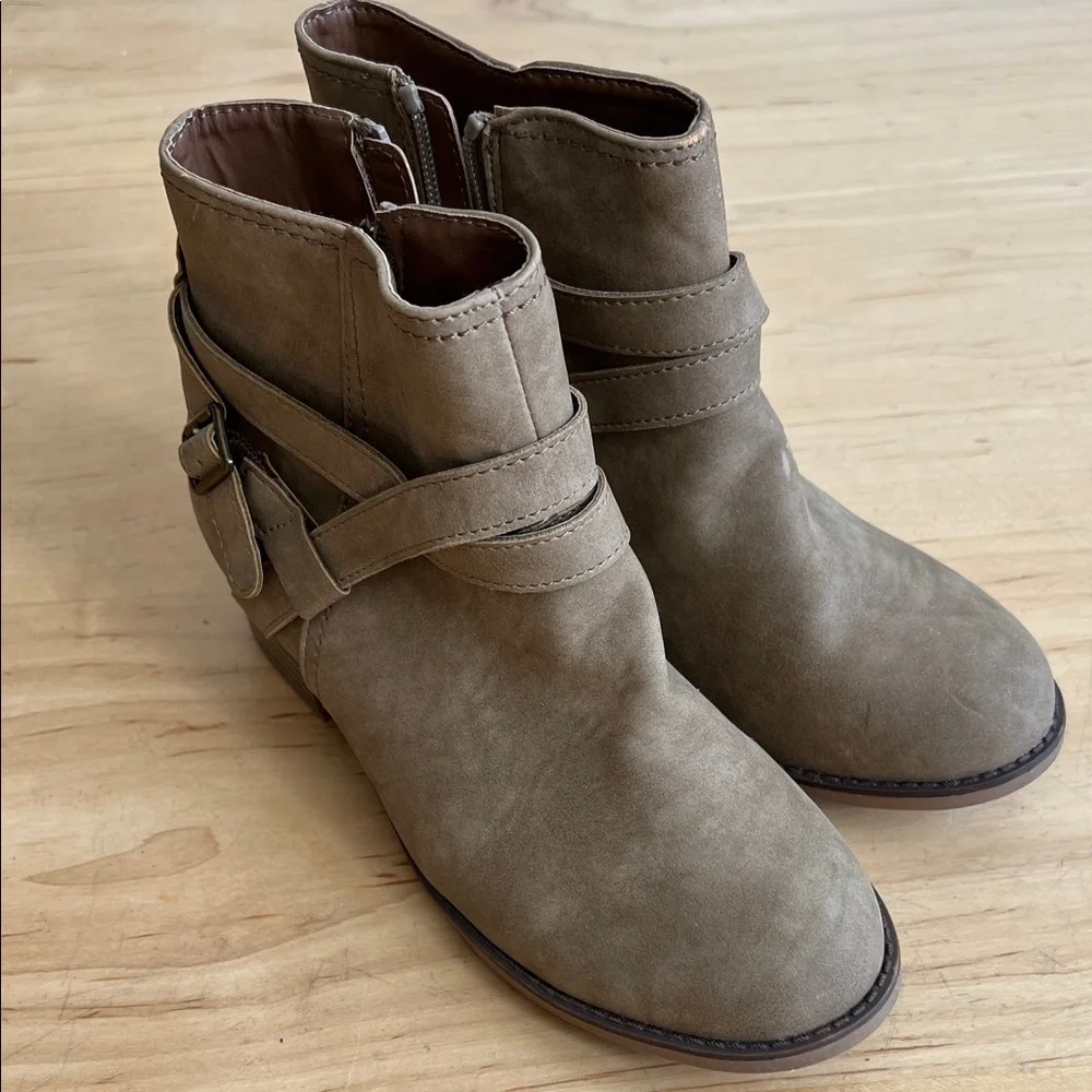 Children’s Place Tan Ankle Boots